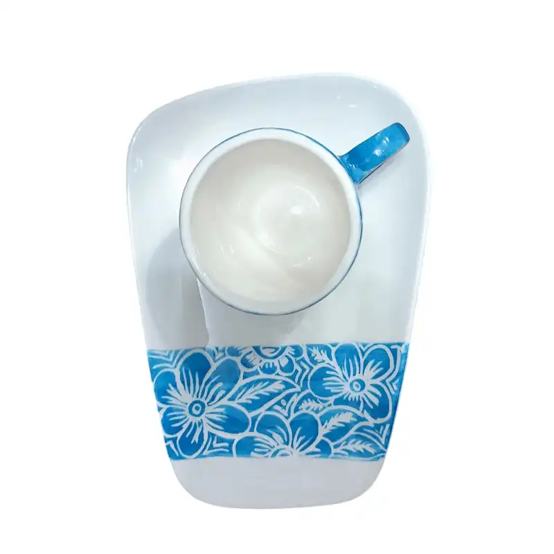 ست فنجان و بشقاب سرامیکی مدل گلدار