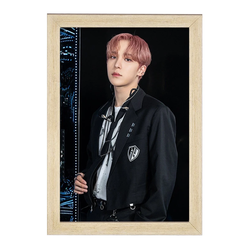 تابلو خندالو مدل یونهو گروه ایتیز ATEEZ  کد 21211