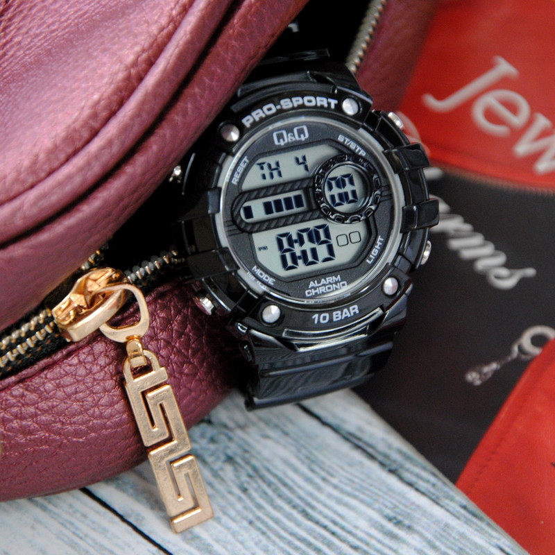 ساعت مچی دیجیتال کیو اند کیو مدل M154J00-2Y