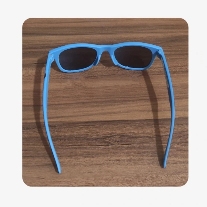 عکس شماره 4 : عینک آفتابی پسرانه مدل کلاسیک 19277214