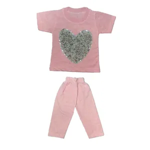 ست تی شرت و شلوارک دخترانه مدل قلب برجسته 