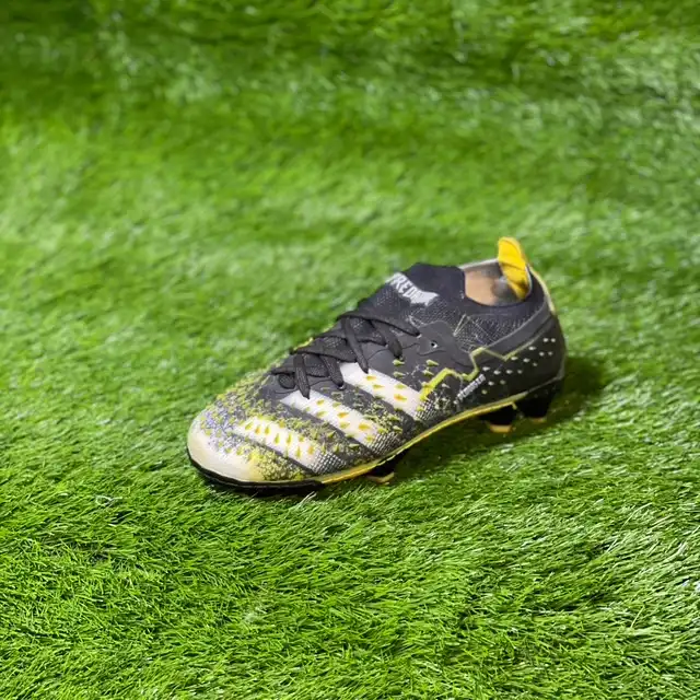 کفش فوتبال پسرانه مدل استوک دار کد N-PREDATOR