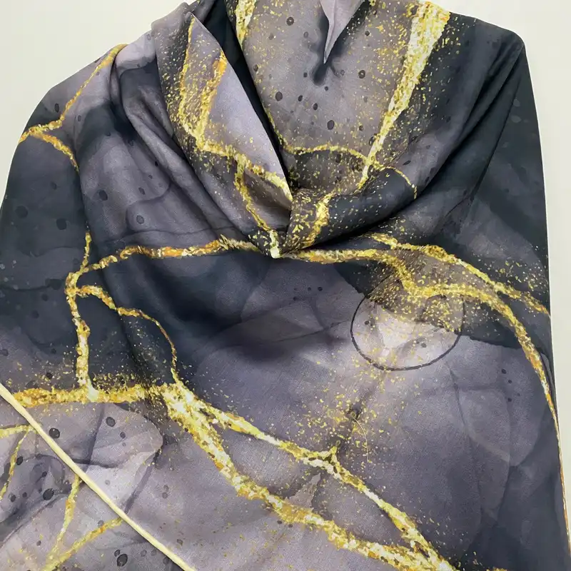 روسری زنانه مدل نخی چهارفصل قواره بزرگ کد 1818