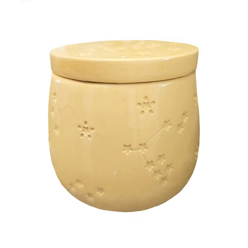 شمع دست‌ساز معطر مدل ستاره باران با رایحه اسطوخدوس زمان اتمام 10 ساعت