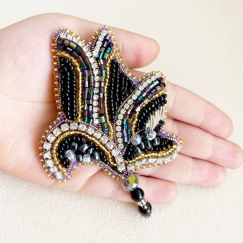 سنجاق سینه زنانه طرح ارکیده کد 001 سنجاق سینه زنانه طرح ارکیده کد 001