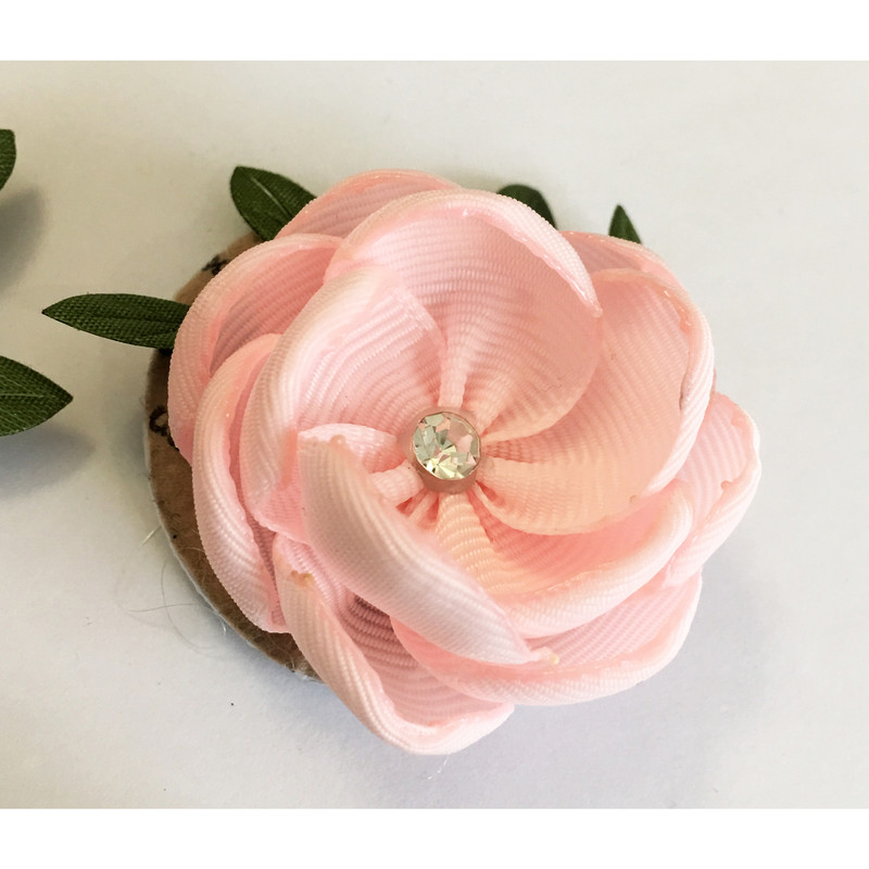 گل سینه دخترانه مدل گل رز اسکاتلندی کد 99