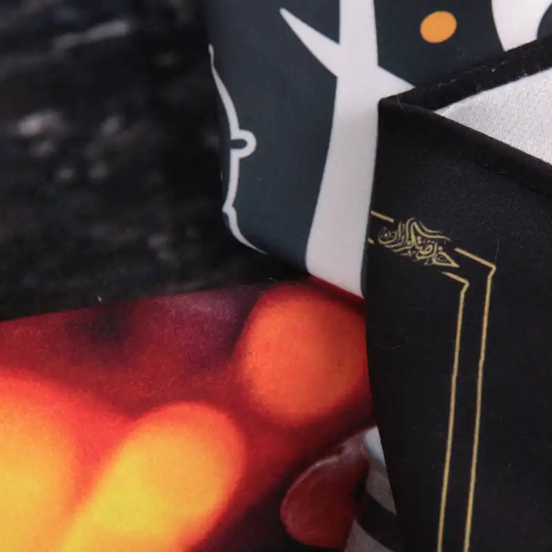 پرچم خدمتگزاران مدل کتیبه محرم طرح چایخانه یک چای روضه تو مرا رستگار کرد کد 40002478