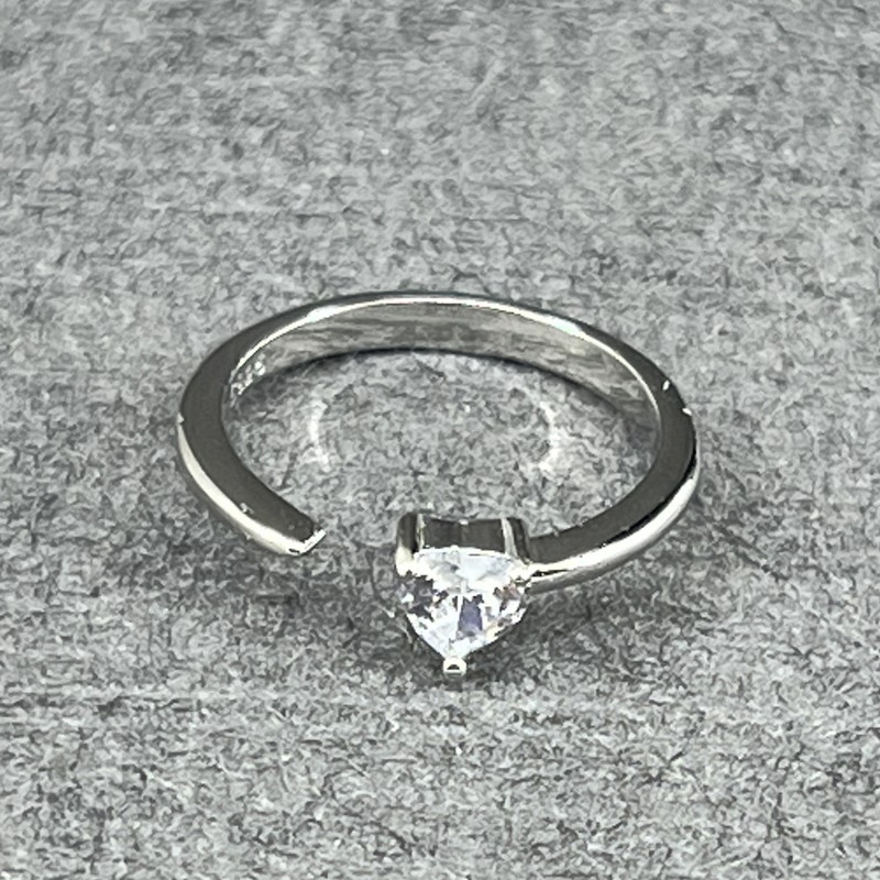 انگشتر نقره زنانه گیرا مدل قلب G371