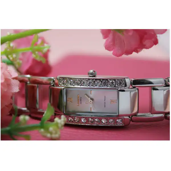 ساعت مچی عقربه ای زنانه لاروس مدل 73180-0417