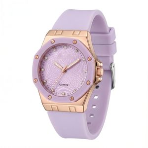 ساعت مچی عقربه‌ای کوارتز زنانه مدل لوکس اسپرت بند پیو ضد حساسیت کد M2