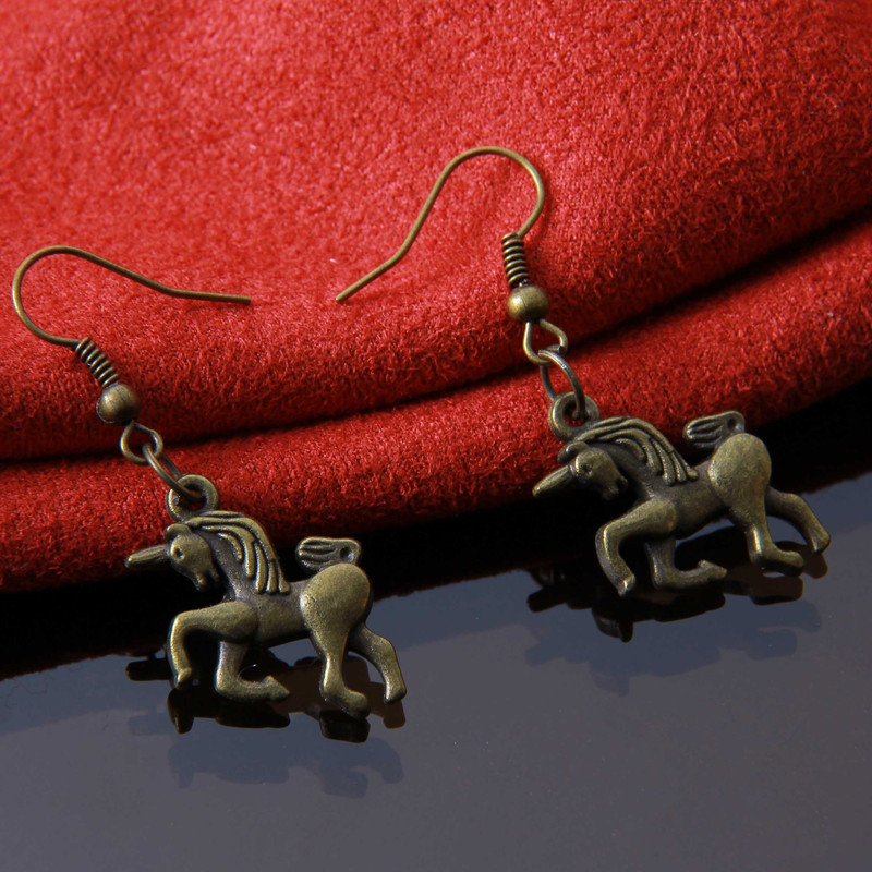 گوشواره دخترانه مدل فانتزی کد GZN_118 گوشواره دخترانه مدل فانتزی کد GZN_118