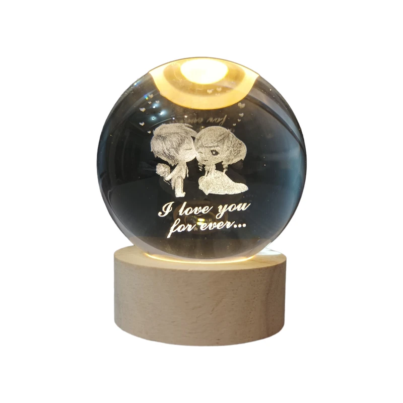 چراغ خواب مدل گوی کریستال طرح عاشقانه