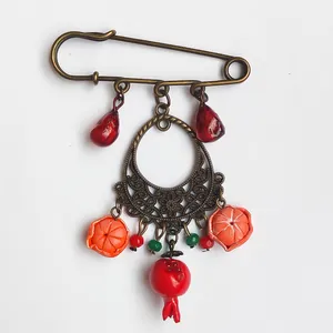 سنجاق سینه زنانه مدل زمستانه