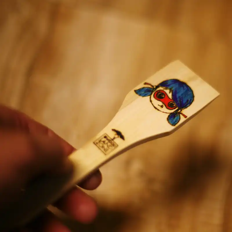 کفگیر چوبی وودلندزون مدل دختر کفشدوزکی