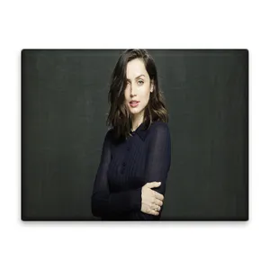 کاشی اطلس آبی طرح بازیگر آنا د آرماس مدل T6294