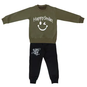 ست تی شرت و شلوار پسرانه مدل happy smile کد 139 رنگ زیتونی