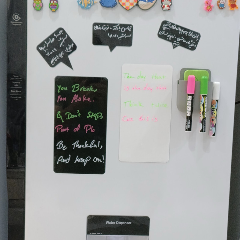 تخته وایت برد مغناطیسی هوم اند فریج مدل انعطاف پذیر سایز 30x20 سانتی متر به همراه ماژیک، هولدر، دستمال تخته پاک کن و استیکر مجموعه 7 عددی