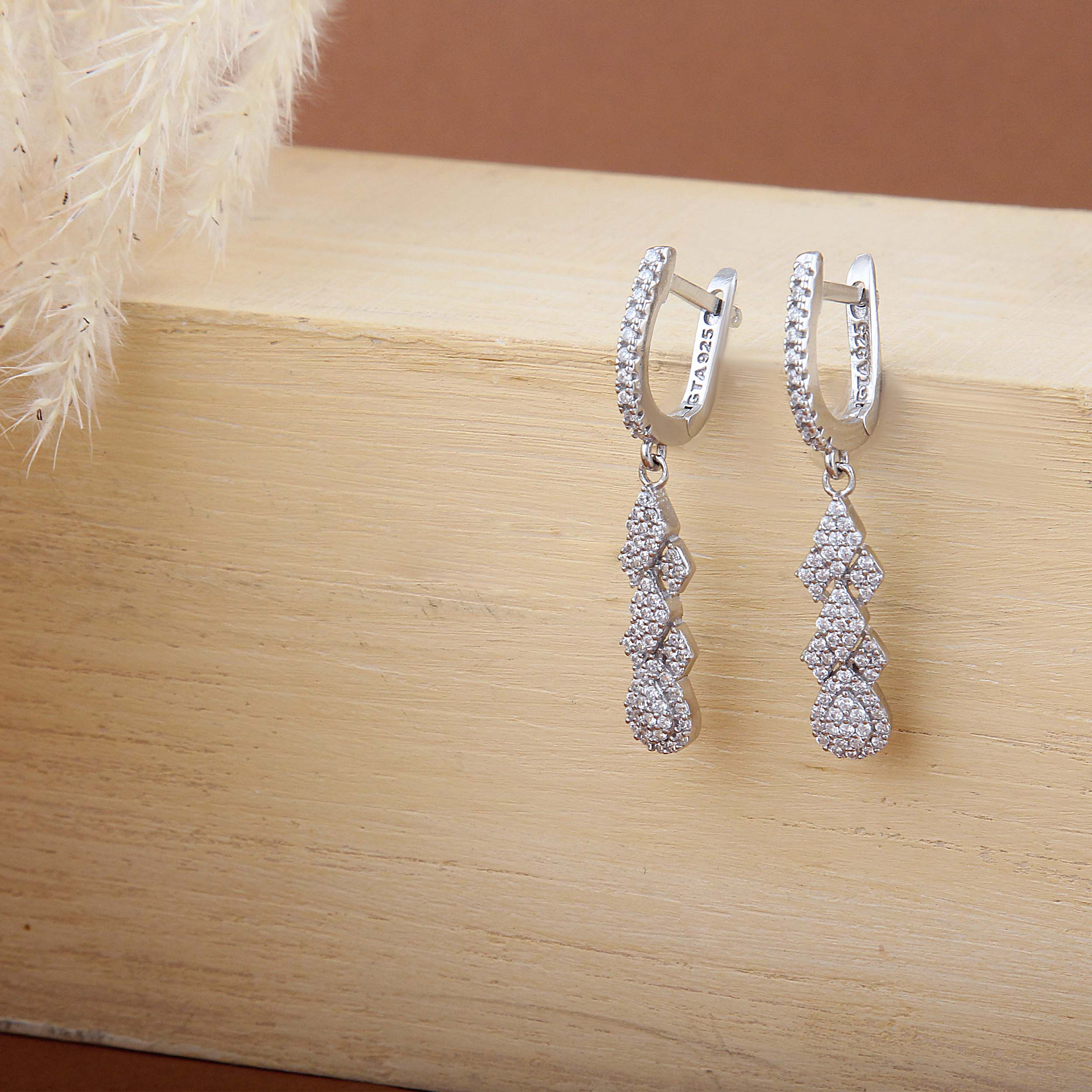 گوشواره نقره زنانه بازرگانی میلادی مدل قالب جواهری آبکاری رادیوم کد GZN_391