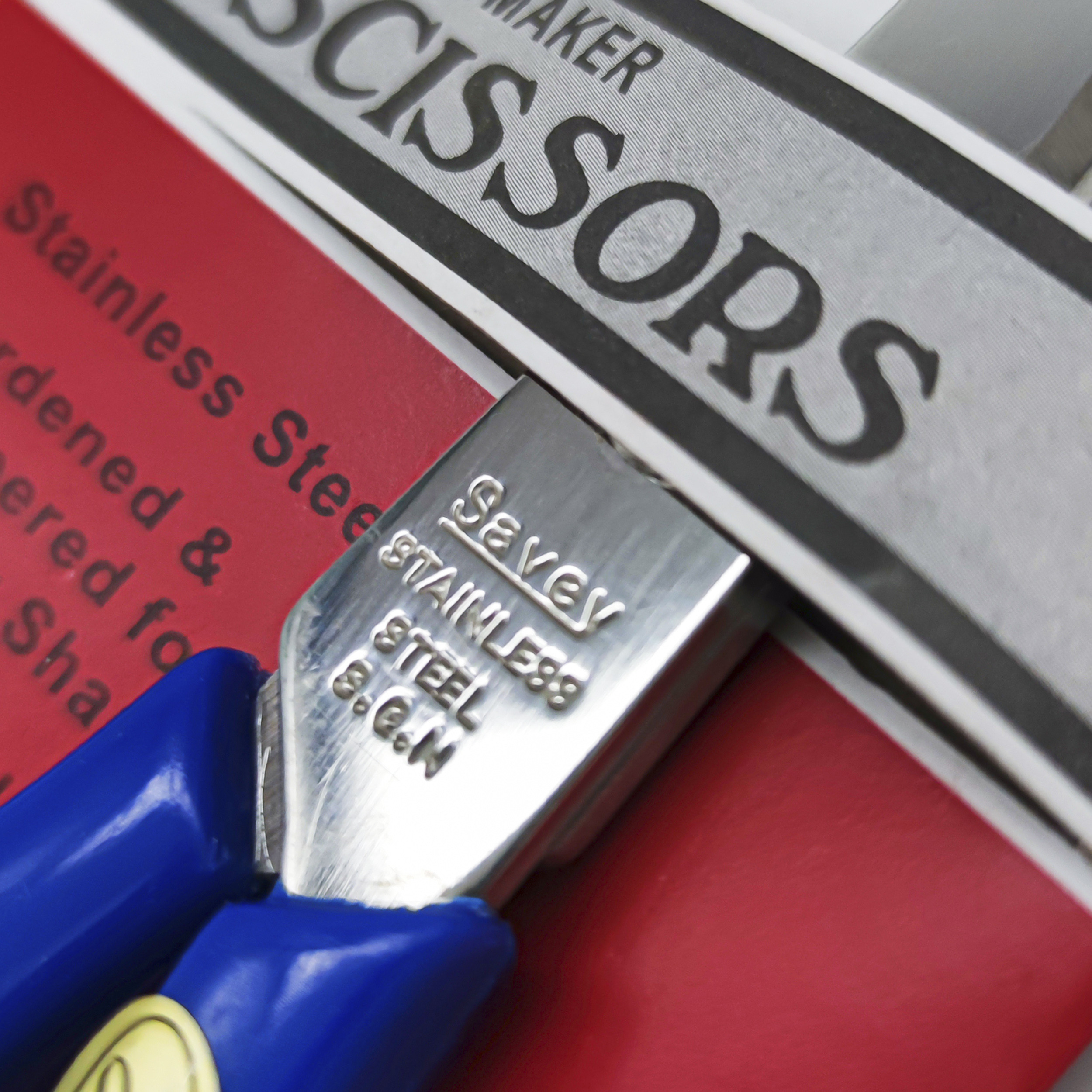 قیچی آرایشگاهی ساووی مدل RW-110 مجموعه 4 عددی