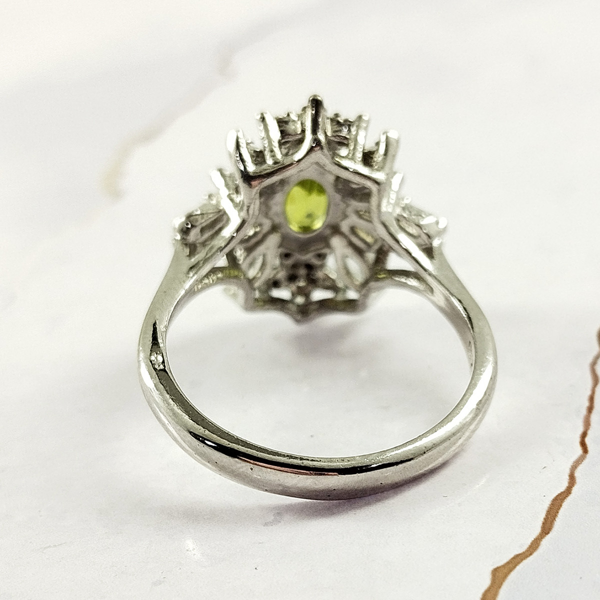 انگشتر نقره زنانه سلین کالا مدل زبرجد کد 22 انگشتر نقره زنانه سلین کالا مدل زبرجد کد 22