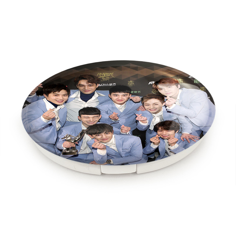 آینه جیبی خندالو طرح گروه اکسو EXO مدل تاشو کد 13667 آینه جیبی خندالو طرح گروه اکسو EXO مدل تاشو کد 13667