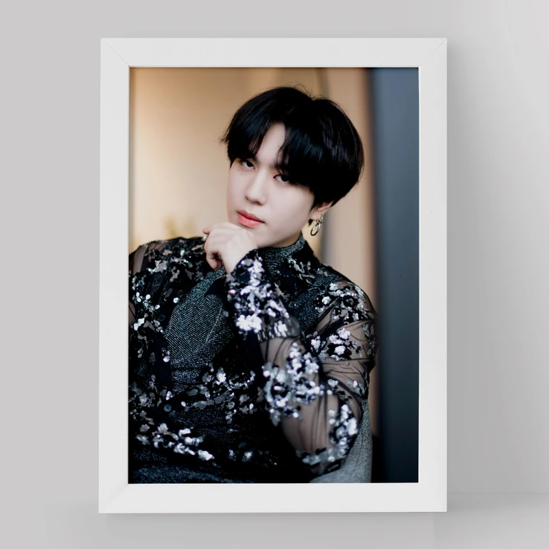 تابلو خندالو مدل یوگیوم گروه گات سون GOT7 کد 11652