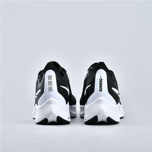 کفش مخصوص دویدن مردانه نایکی مدل Zoom Fly 3 کفش مخصوص دویدن مردانه نایکی مدل Zoom Fly 3