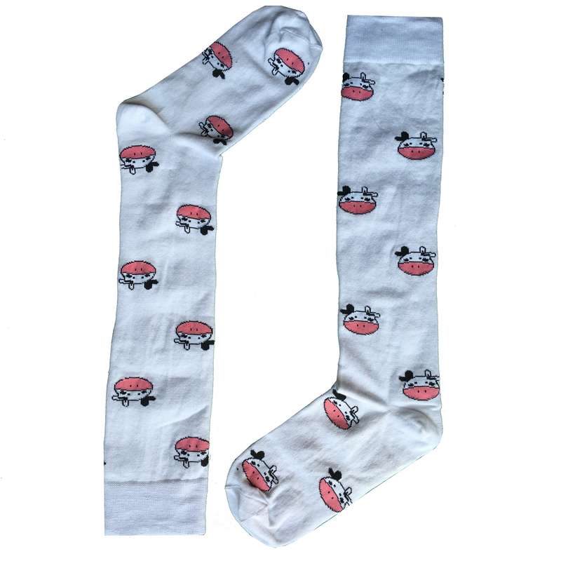 جوراب دخترانه مدل زیر زانو طرح گاو رنگ سفید