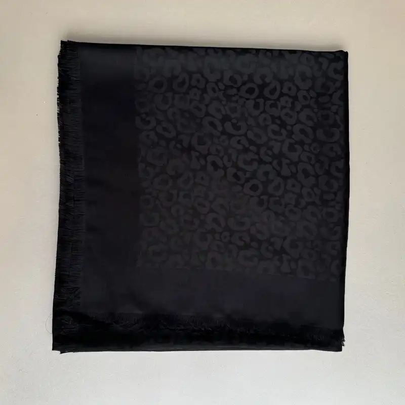 روسری زنانه مدل نخی ژاکارد پلنگی سنگی قواره بزرگ 140 چهار فصل