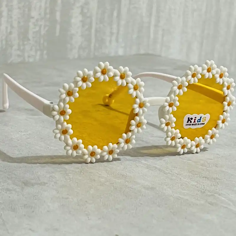 عینک آفتابی بچگانه مدل شفاف طرح بابونه 1 کد WH IT