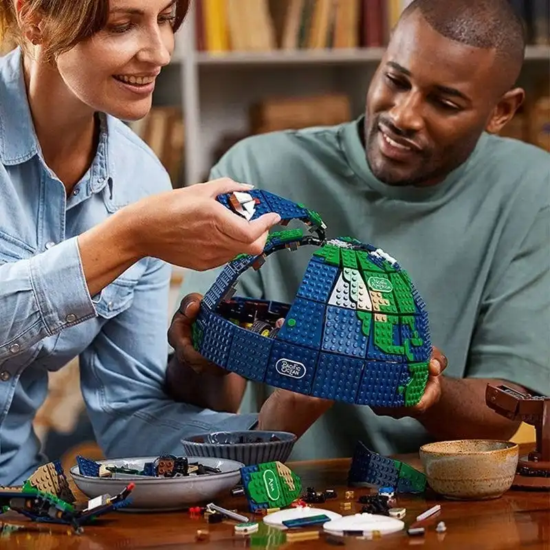 ساختنی مدل کره زمین