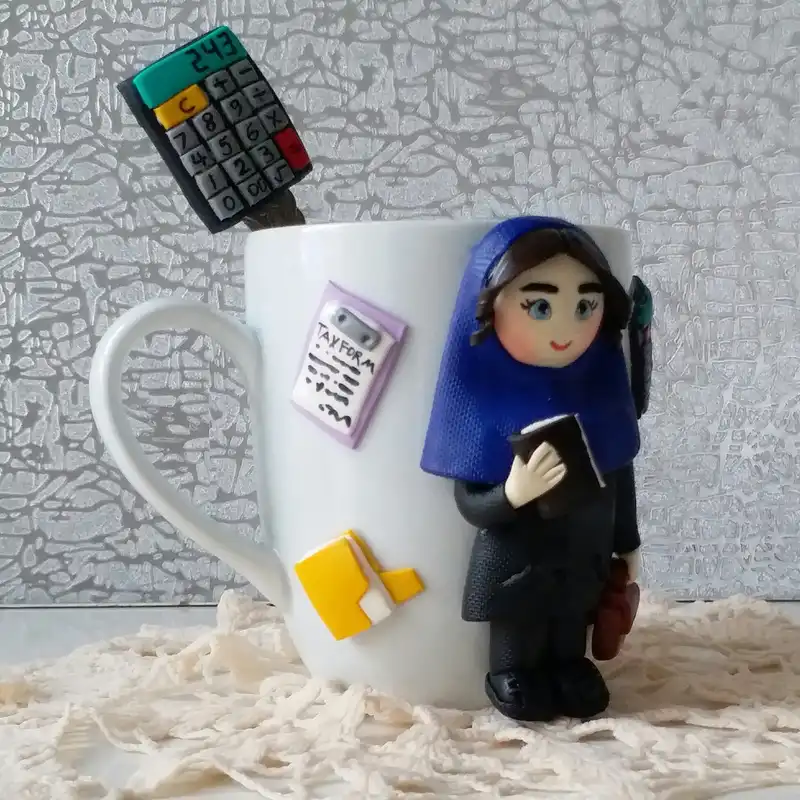 ماگ سرامیکی مدل حسابدار L985 به همراه قاشق