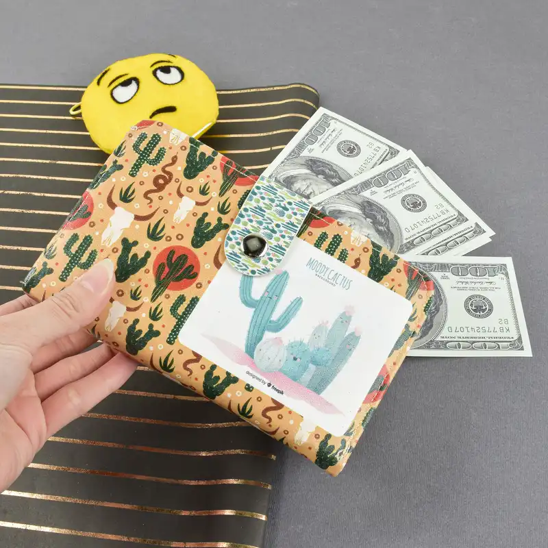 کیف پول زنانه مدل Moody Cactus 8493