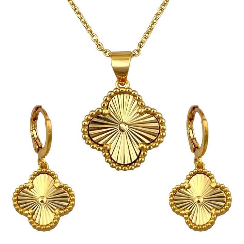 نیم ست زنانه مدل گل چهار پر کد M4104