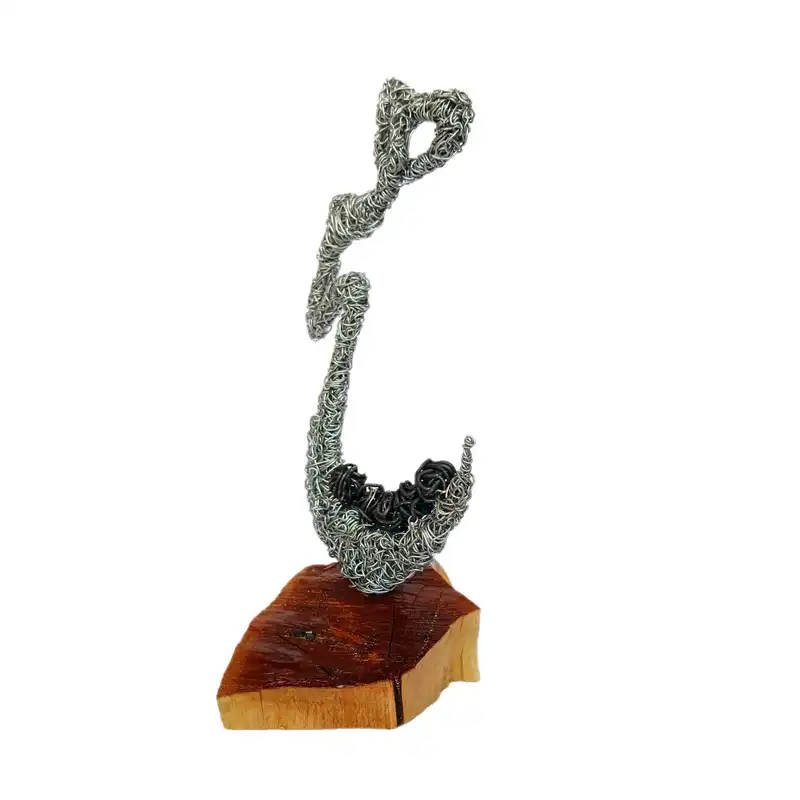 مجسمه مدل هیچ