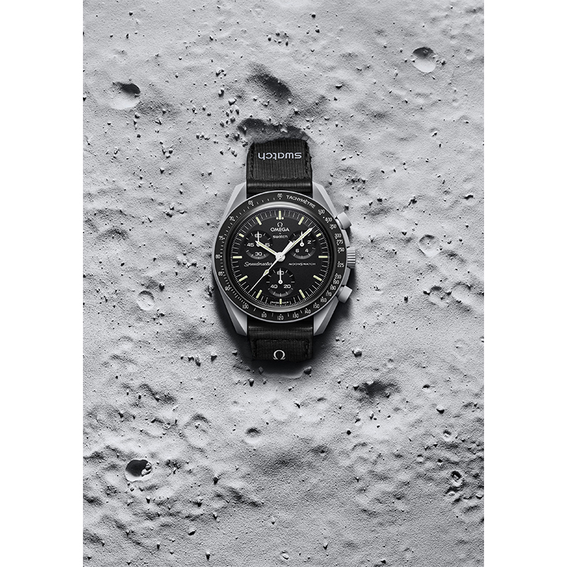 ساعت مچی عقربه ای مدل moon