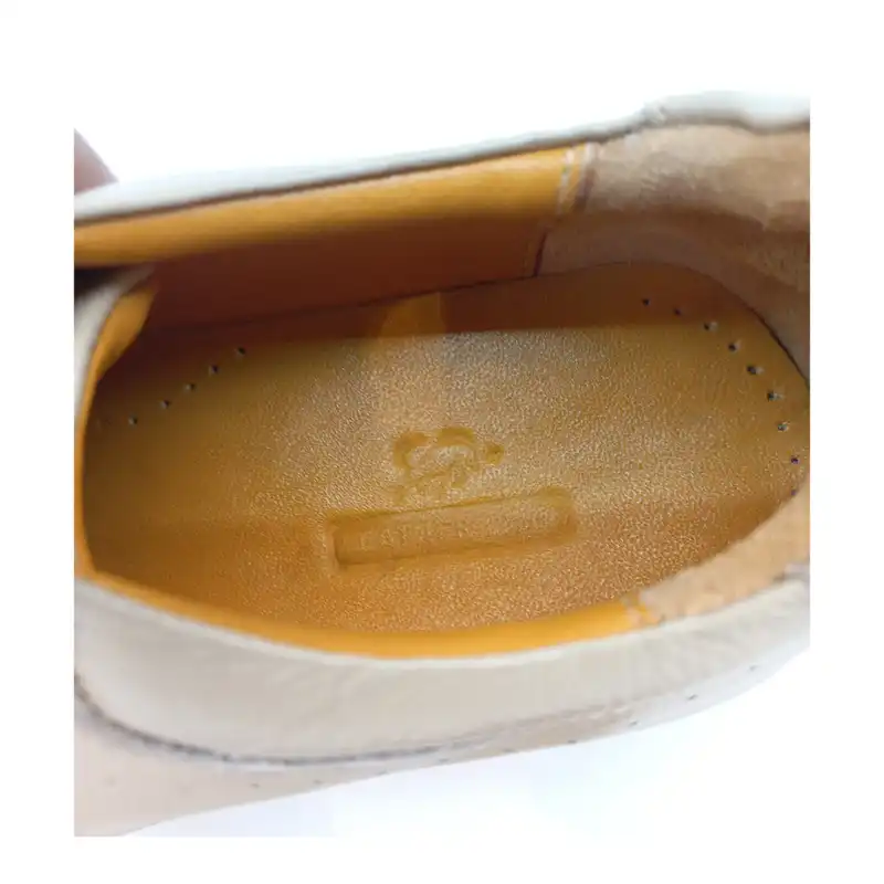 کفش روزمره زنانه سرزمین چرم کد 141764 رنگ کرم