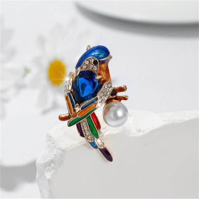 گل سینه زنانه مدل طوطی کد 00925