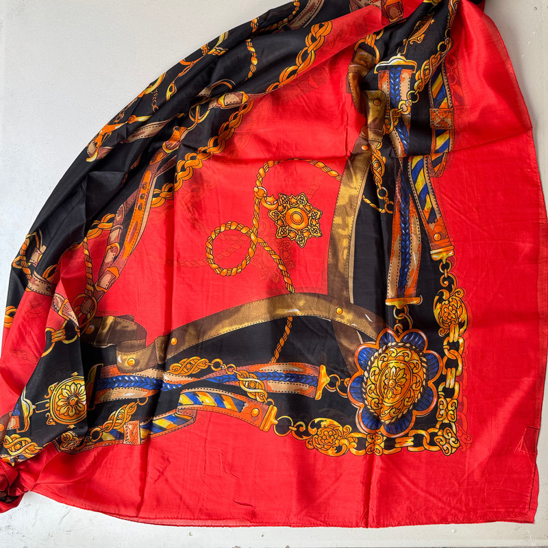 روسری زنانه مدل حریر ابرشیم زنجیره ای کد 4