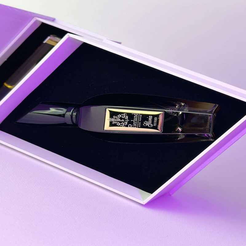 ادو پرفیوم زنانه پیرلند مدل گلوریا با رایحه گرم و تند حجم 120 میلی لیتر به همراه عطر جیبی مدل گلوریا با رایحه گرم و تند 30 میلی لیتر