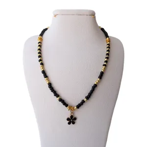 گردنبند دست ساز زنانه مدل منجوقی گل