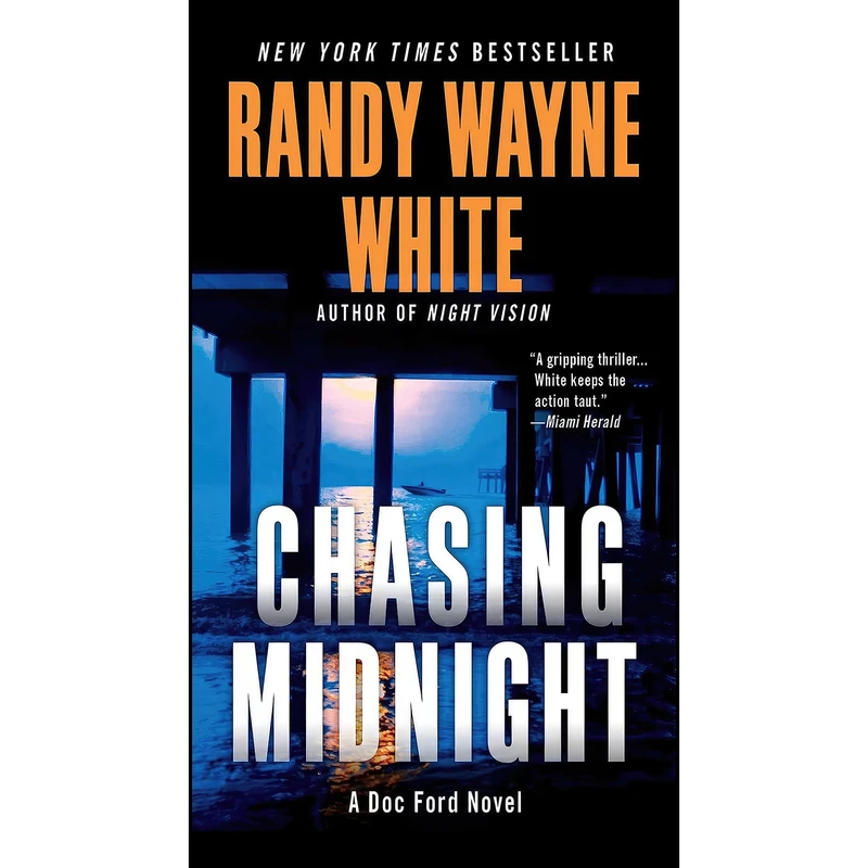 کتاب Chasing Midnight  اثر Randy Wayne White انتشارات G.P. Putnam's Sons