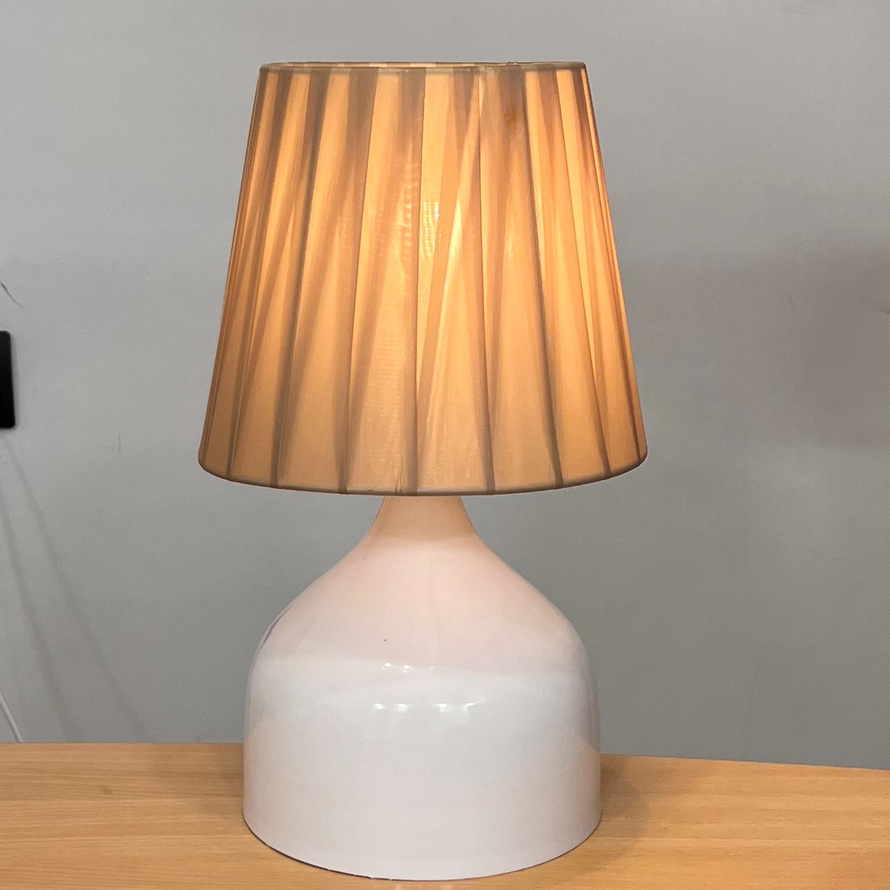 آباژور رومیزی نورهام مدل NHM-LU100W-21