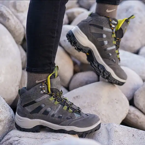 کفش کوهنوردی مردانه مدل چرم طبیعی003