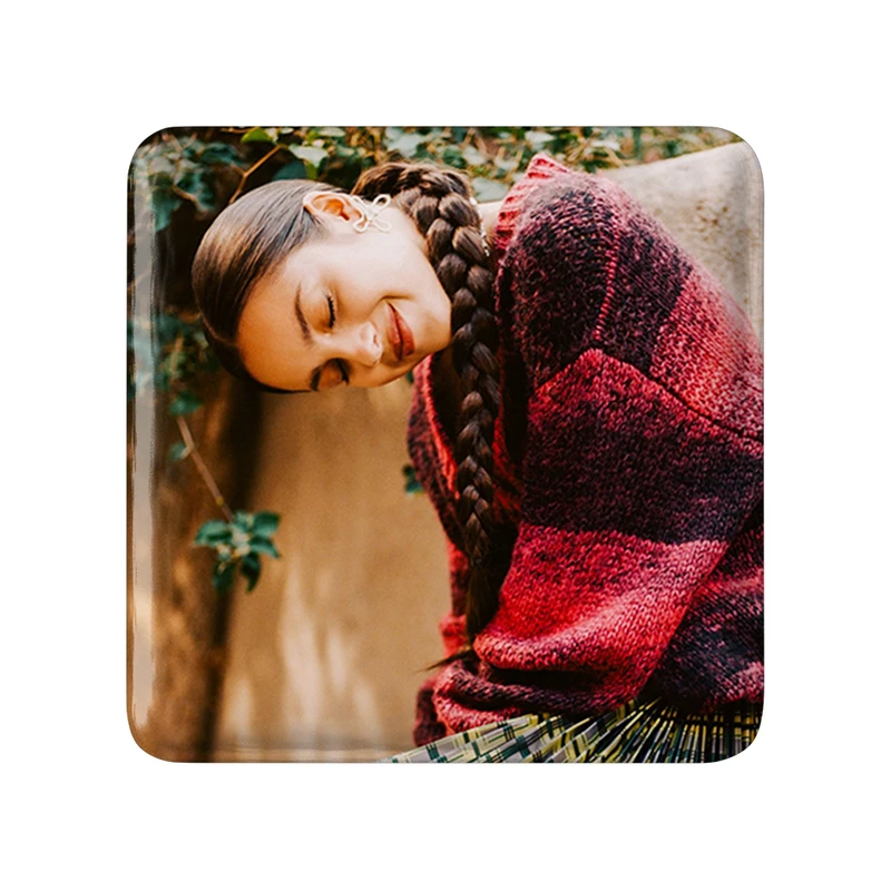 مگنت خندالو طرح اولیویا رودریگو Olivia Rodrigo  مدل مربعی کد 19269