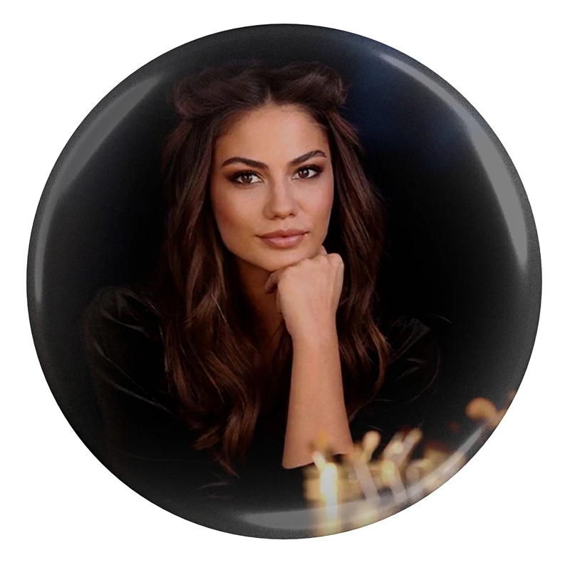 پیکسل طرح بازیگر ترکیه دمت اوزدمیر مدل S9010