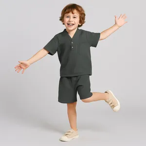 ست تی شرت و شلوارک پسرانه مادر مدل Toni رنگ سبز تیره