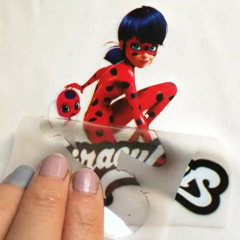 استیکر پارچه و لباس طرح دختر کفشدوزکی کد L 12