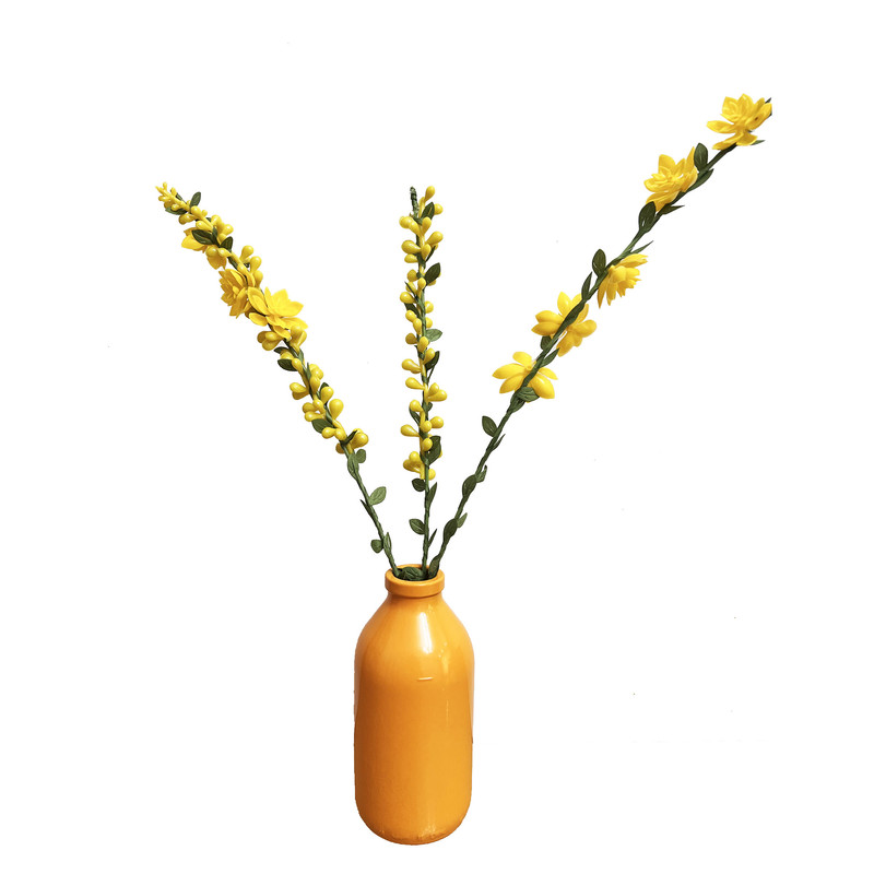 گلدان به همراه گل مصنوعی مدل گل و غنچه 