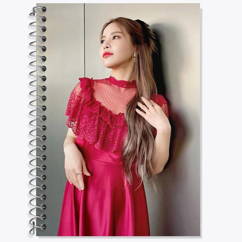 دفتر زبان 50 برگ خندالو مدل دو خط طرح سولار گروه مامامو Mamamoo کد 19408